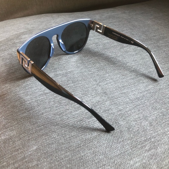 Versace Sunglasses - Picture 4 of 8